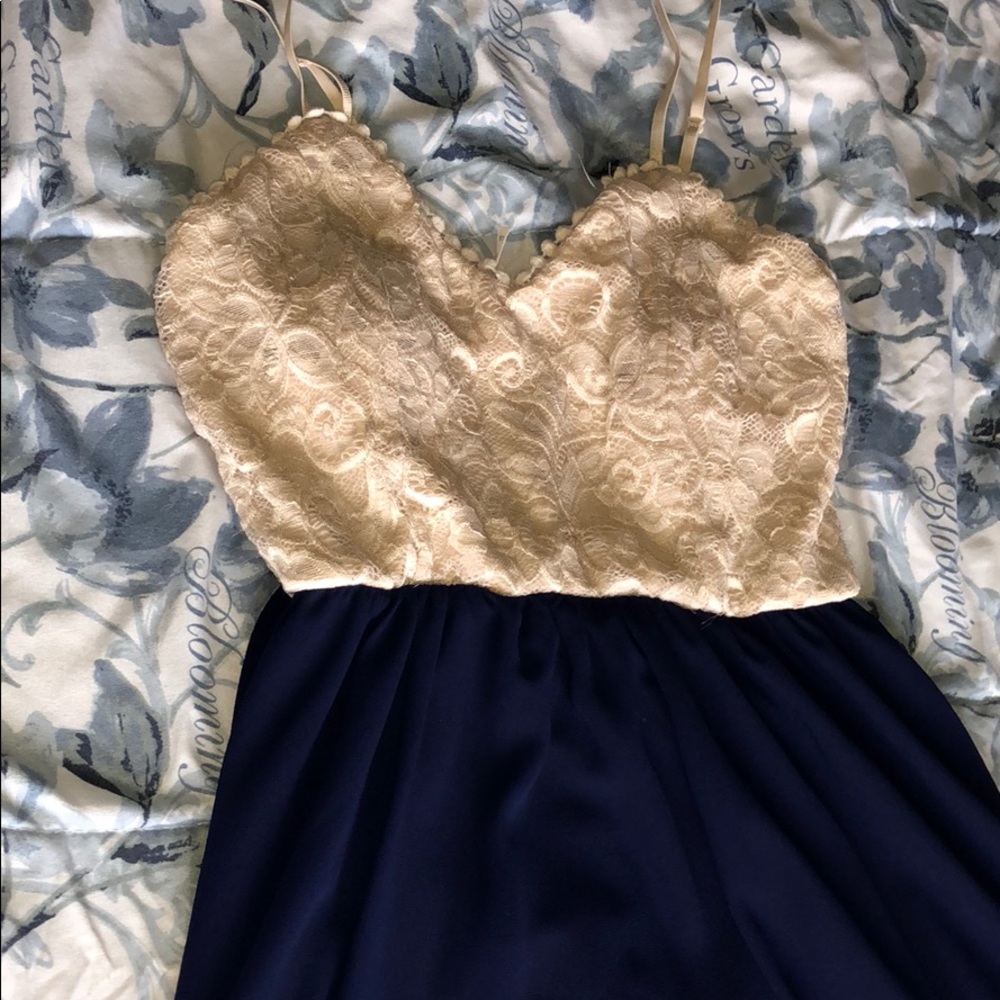 Dress - Picture 3 of 3